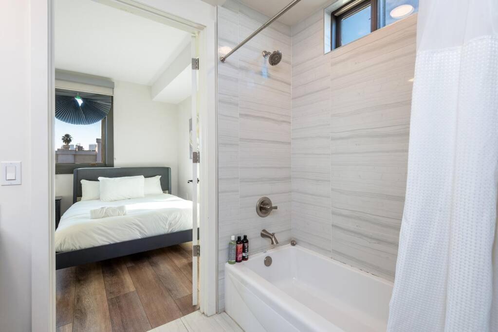 Luxurious Penthouse In Beverly Hills - Sleeps 10 ロサンゼルス エクステリア 写真